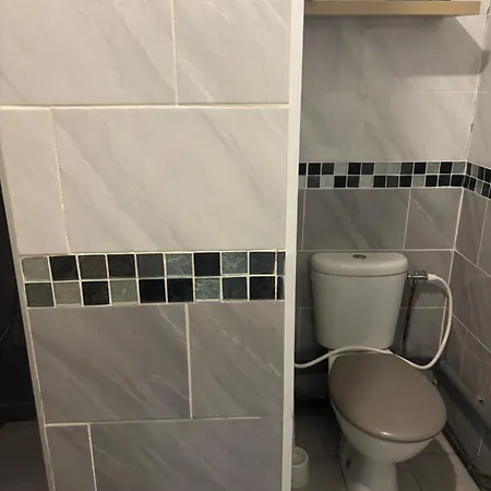 شقة Home Stay Private Room With Private Bathroom *